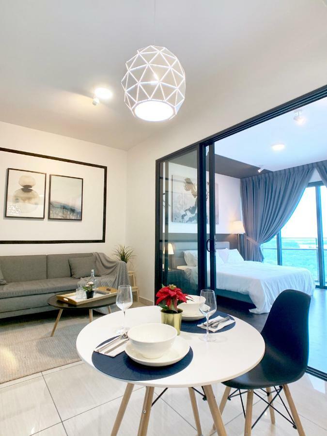 Almas Suites By Iconic Bliss Nusajaya  Exteriör bild
